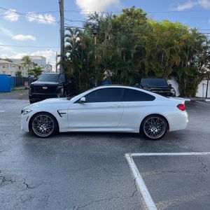 صورة 3 لـ 2020 BMW M4 BASE
