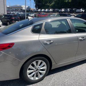 2018 KIA OPTIMA LX photo 9