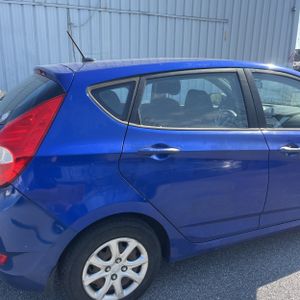 HYUNDAI ACCENT GS - 9