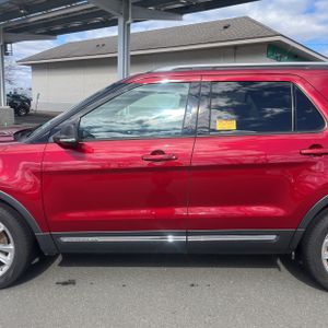 FORD EXPLORER XLT - 4