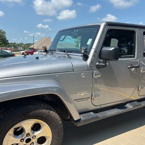 صورة 2 لـ 2015 JEEP WRANGLER UNLIMITED SAHARA