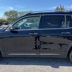 MERCEDES-BENZ GLB - 4