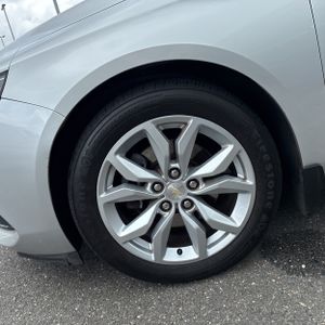 2017 Chevrolet IMPALA LT — миниатюра 17