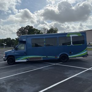 FORD E-450 CUTAWAY - 3