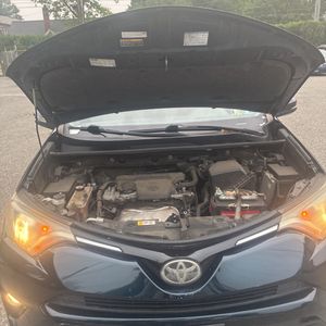 2017 Toyota RAV4 XLE — миниатюра 38
