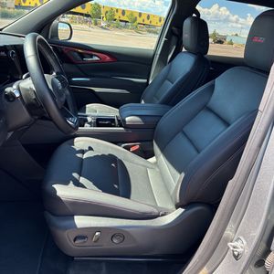 2025 Chevrolet TRAVERSE Z71 照片 32