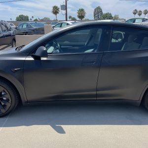 TESLA MODEL Y LONG RANGE - 4