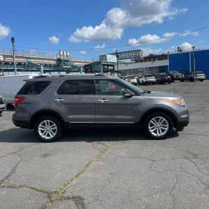 FORD EXPLORER XLT - 10