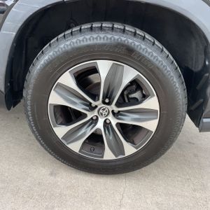 2020 Toyota HIGHLANDER XLE — миниатюра 18