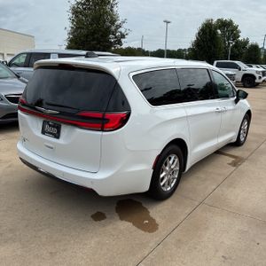صورة 7 لـ 2024 Chrysler PACIFICA TOURING L
