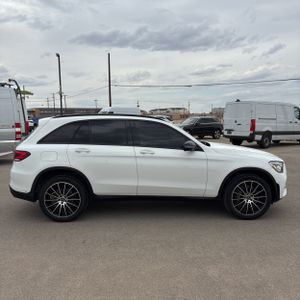 MERCEDES-BENZ GLC - 10