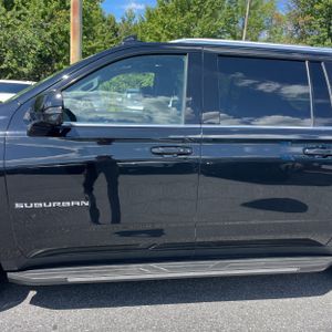 2024 Chevrolet SUBURBAN LT photo 4