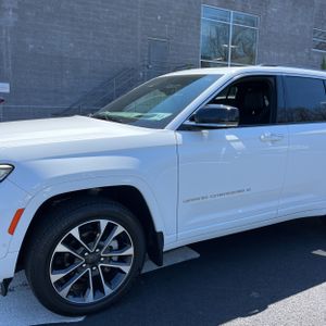 JEEP GRAND CHEROKEE OVERLAND - 2