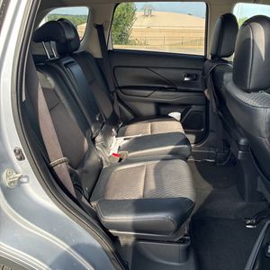 صورة مصغرة 34 لـ 2015 Mitsubishi OUTLANDER SE