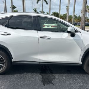 2023 Lexus NX 250 BASE — миниатюра 11