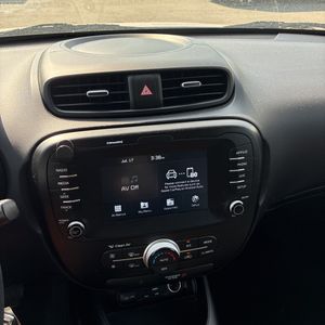 2018 KIA SOUL + — миниатюра 36