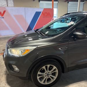 FORD ESCAPE SE - 2