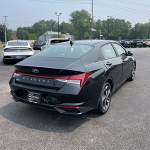 2023 Hyundai ELANTRA SEL photo 8