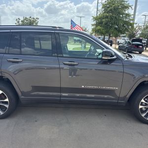 صورة مصغرة 11 لـ 2023 JEEP GRAND CHEROKEE OVERLAND