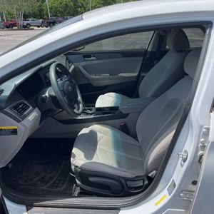 صورة مصغرة 31 لـ 2016 Hyundai SONATA SE