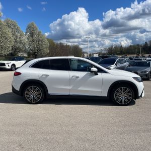 MERCEDES-BENZ EQE - 10