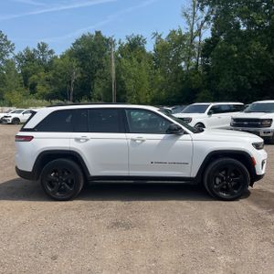 صورة 10 لـ 2024 JEEP GRAND CHEROKEE LIMITED