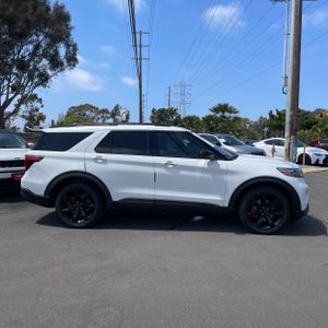 FORD EXPLORER ST - 10