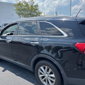 2017 KIA SORENTO LX — фото 6