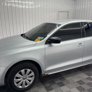 VOLKSWAGEN JETTA BASE - 2