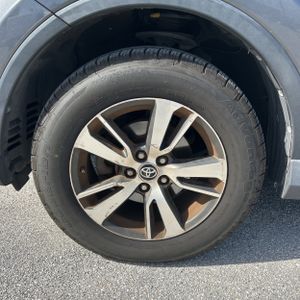 2017 Toyota RAV4 XLE 缩略图 17
