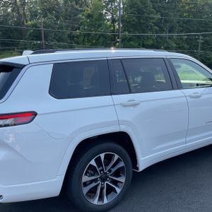 صورة 9 لـ 2022 JEEP GRAND CHEROKEE L OVERLAND