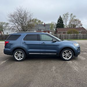 FORD EXPLORER XLT - 10