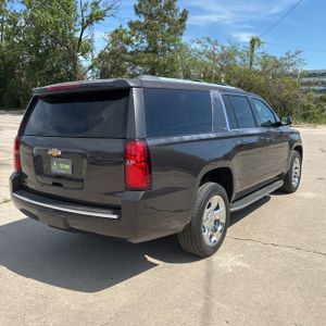 CHEVROLET SUBURBAN LTZ - 8