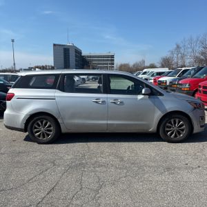 KIA SEDONA L - 10