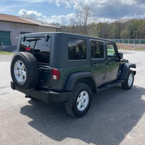 JEEP WRANGLER UNLIMITED X - 8