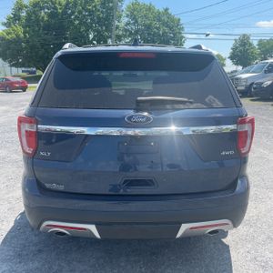 FORD EXPLORER XLT - 7