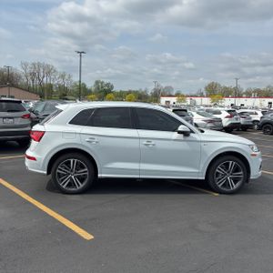 AUDI Q5 PREMIUM PLUS - 10