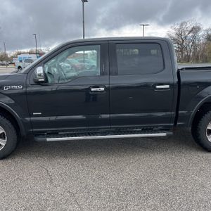 FORD F-150 LARIAT - 4