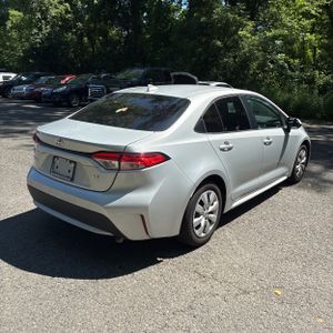2021 Toyota COROLLA LE photo 8