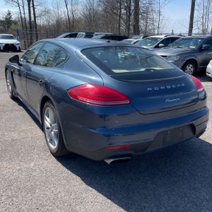 PORSCHE PANAMERA 4 - 5