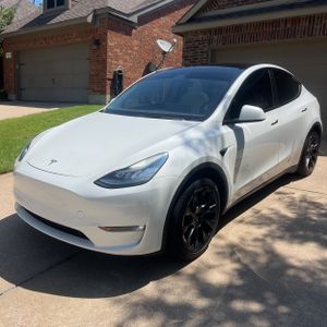 TESLA MODEL Y LONG RANGE - 1