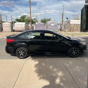 FORD FOCUS SE - 10