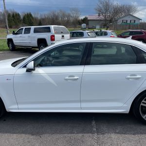 AUDI A4 2.0T PREMIUM - 4