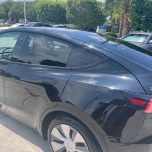صورة 6 لـ 2021 Tesla MODEL Y STANDARD RANGE