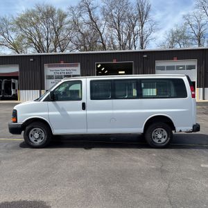 CHEVROLET EXPRESS 2500 - 3