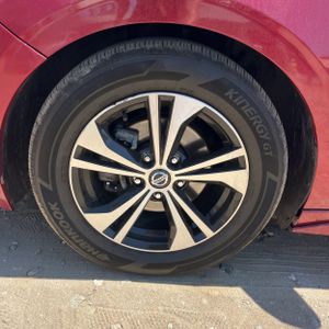 2021 Nissan SENTRA SR thumbnail 17