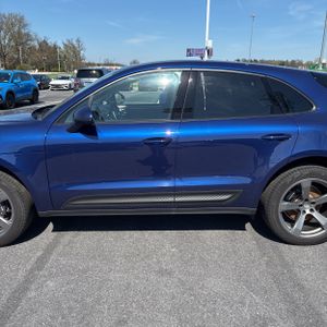 PORSCHE MACAN - 4