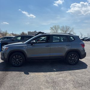 VOLKSWAGEN TAOS S 4MOTION - 3