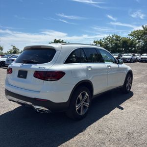 صورة 8 لـ 2022 Mercedes-BENZ GLC