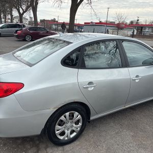 HYUNDAI ELANTRA GLS - 9